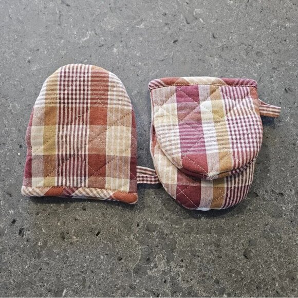 NWOT Our Table Harvest Mini Oven Mitts - Picture 1 of 5